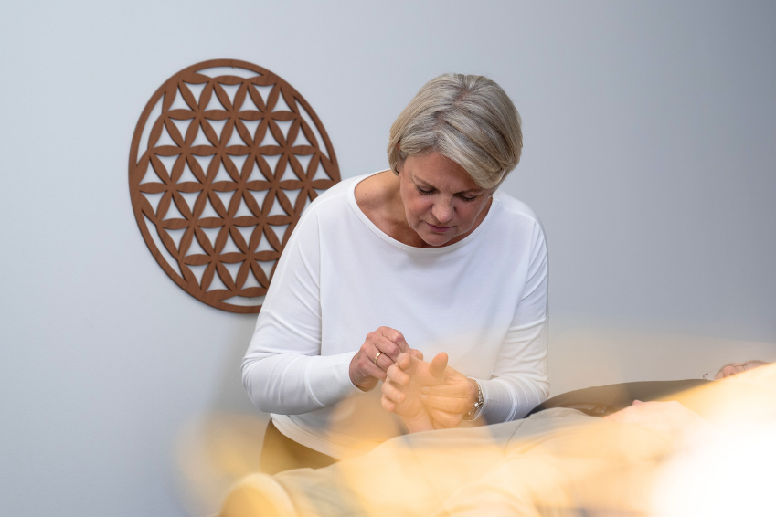 Wissenschaftlich bewiesen - Augenakupunktur hilft bei Makuladegeneration AMD